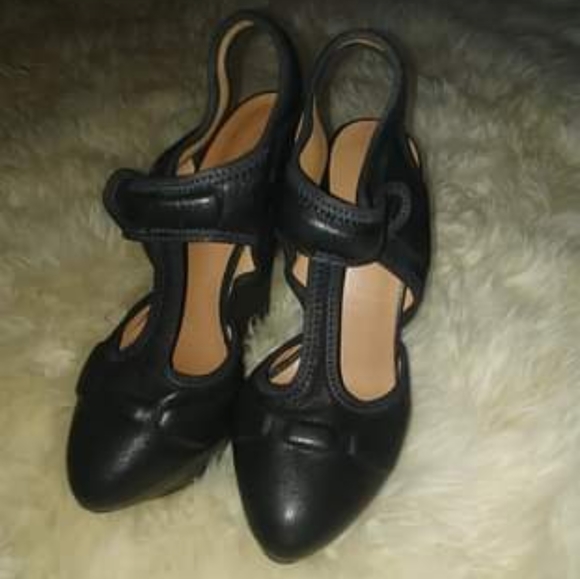 L.A.M.B. Caitlin black wedges - Picture 5 of 6